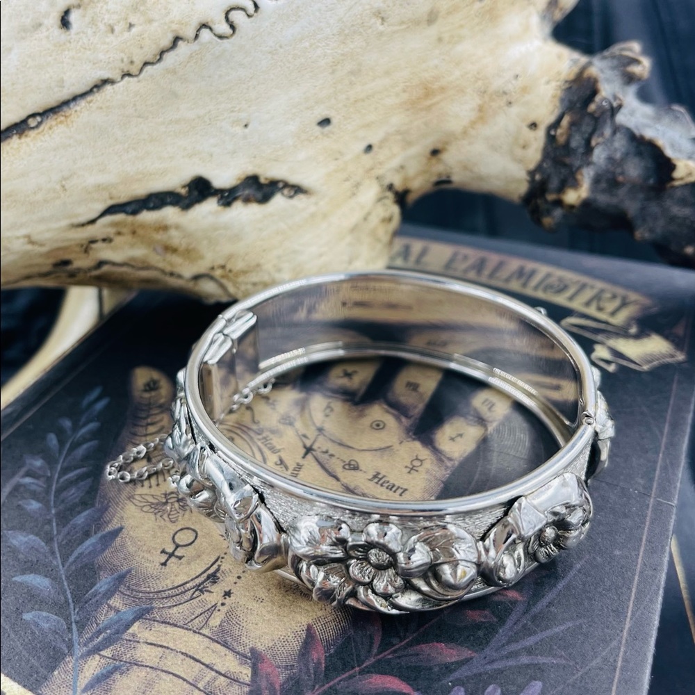 Vintage Whiting and Davis Floral Bangle Bracelet